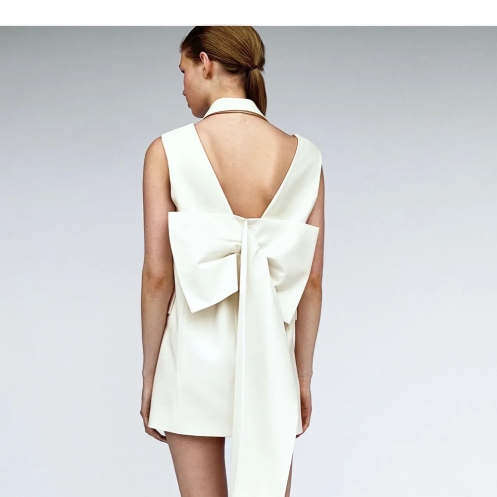 ZARA BOW SLEEVELESS DRESS
LIMITED EDITION